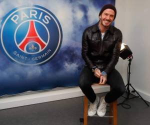 David Beckham, de paso por París para la Fashion Week, aprovechó a visitar a sus excompañeros del PSG (Foto: Facebook)