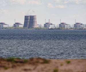 La central de Zaporiyia, la planta nuclear más grande de Europa, dispone de seis de los 15 reactores ucranianos, capaces de suministrar energía para cuatro millones de hogares.