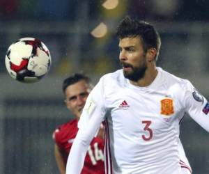 El defensa de la Roja Gerard Piqué anunció la noticia luego del juego eliminatorio ante Albania (Foto: Agencia AP)