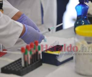 A pesar del anuncio de la Secretaría de Salud, continúa la incertidumbre en torno al arribo del primer lote de 20 mil dosis del segundo componente de la vacuna Sputnik V. Foto: Marvin Salgado | EL HERALDO