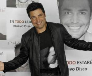 Chayanne siempre ha sido reservado en cuanto a su familia pero esta vez publicó una foto con su hijo muy provocadora.