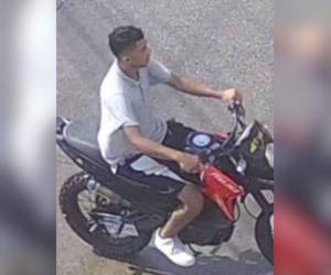 La policía le dio captura a presunto pandillero en La Ceiba; lo acusan de haber matado a un joven en las afueras de una gasolinera.