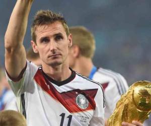 Miroslav Klose, de 38 años, había terminado en junio su contrato con la Lazio de Roma y estaba desde entonces sin equipo.