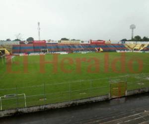 El estadio Muinicipal Ceibeño fue víctima de la delincuencia que impera en el país. Foto: EL HERALDO