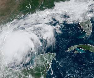 Francine tocará tierra este martes en Luisiana dejando fuertes lluvias.