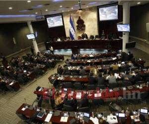 La falta de consenso está atrasando la entrega del dictamen de la nueva ley electoral al Congreso, lo que pone incierto el panorama electoral.