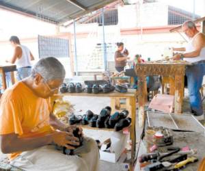 Las microempresas son las que más operan en el mercado informal, lo que impide el acceso a créditos con menor tasa de interés. (Foto: El Heraldo)