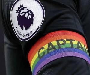 Dos capitanes de la Premier League de Inglaterra han estado en el ojo del huracán por sus decisiones respecto a portar el brazalete en apoyo a la población LGBTQ ¿Qué hicieron? Descúbralo a continuación.