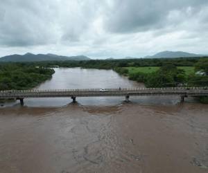 Así estaba el Río Choluteca, a la altura de Marcovia hasta el mediodía de hoy.