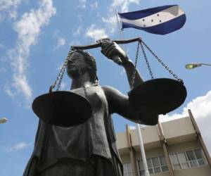 El sistema de justicia de Honduras enfrenta grandes dificultades para procesar a narcotraficantes debido a su debilidad estructural y falta de independencia, según expertos y autoridades.