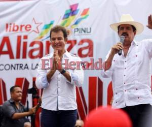 Manuel Zelaya Rosales convocó a los simpatizantes frente al Tribunal Supremo Electoral.