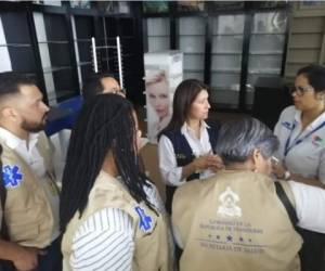 Alba Consuelo Flores, ministra de Salud, se reunió con funcionarios para activar un plan de emergencia por la amenaza del coronavirus.