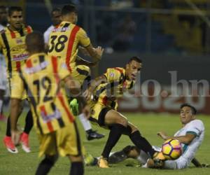 La Máquina y el Tiburón abren oficialmente el Torneo Apertura 2017/18 en el primer juego de la jornada 1 este sábado. Foto: Neptaly Romero / Grupo OPSA.