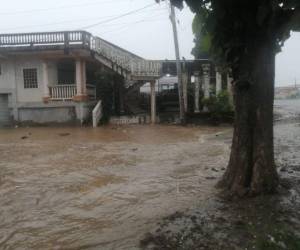 En Colón fueron reportadas inundadas varios sectores residenciales.