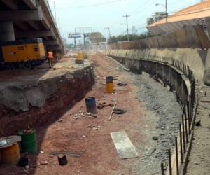 Las excavaciones del túnel iniciaron hace dos semanas para realizar el cambió de la tubería de agua que pasa por el sector.