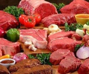 El alto consumo de carne roja y embutidos en dañino para la salud.