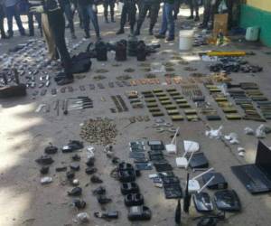 Encuentran armas, granadas y chalecos antibalas dentro del Centro Penal de San Pedro Sula (Foto: El Heraldo Honduras / Noticias El Heraldo / Sucesos de Honduras)