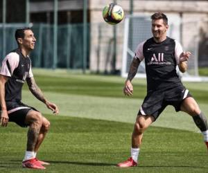 'Rosario siempre estuvo cerca', escribió el equipo junto a esta imagen de Di María y Messi entrenando.