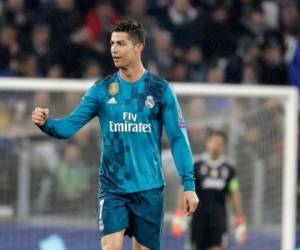 Cristiano Ronaldo, delantero del Real Madrid, anotó un golazo de chilena ante la Juventus en el duelo de ida de cuartos de final de la Champions League. (AP)