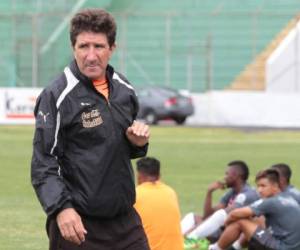 Héctor Vargas, técnico de Olimpia (Foto: Ronald Aceituno)