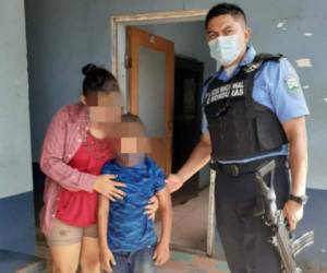 Su madre llegó a recoger al menor a la estación policial donde el reencuentro fue bastante emotivo, debido a que la progenitora estaba muy angustiada por su pequeño.