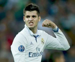 Chelsea's Spanish striker Alvaro Morata celebrates scoring the opening goal of the English Premier League football match between Stoke City and Chelsea at the Bet365 Stadium in Stoke-on-Trent, central England on September 23, 2017. / AFP PHOTO / Lindsey PARNABY / RESTRICTED TO EDITORIAL USE. No use with unauthorized audio, video, data, fixture lists, club/league logos or 'live' services. Online in-match use limited to 75 images, no video emulation. No use in betting, games or single club/league/player publications. /