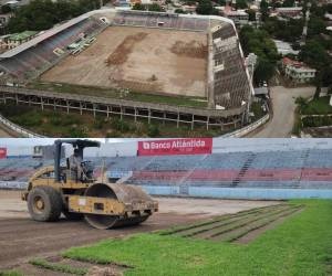 EL HERALDO estuvo presente en el estadio Ceibeño para seguir de cerca cómo avanzan los trabajos sobre el cambio de césped. Fotos: Esaú Ocampo.