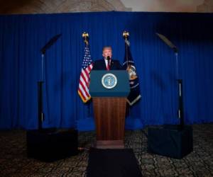 Donald Trump dio una breve conferencia de prensa en Washigton tras anunciar la avanzada militar en Siria. Foto: JIM WATSON / AFP / EL HERALDO.