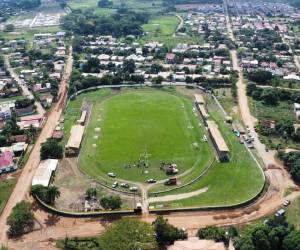 El Estadio Rubén Guifarro cerró sus puertas para iniciar los trabajos de su transformación total en el municipio de Catacamas, Olancho.