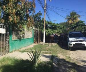 En esta casa de habitación fue hallado el cadáver de una mujer que habría sido asesinada a manos de su propia hija. (Foto: Red Informativa).