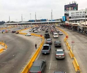 Las filas que serpenteaban por las calles de Tijuana el fin de semana pasado fueron las más largas que los residentes han visto, representando problemas para los automovilistas que estaban desesperados por ir al baño.