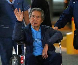 De origen japonés, Fujimori se descompensó el jueves lo que obligó a llevarlo al centro de salud más cercano en ambulancia temiendo por su vida, según sus allegados.