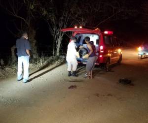 Elementos del Cuerpo de Bomberos lograron trasladar a la víctima hacia un centro hospitalario, en donde perdió la vida horas después debido a la gravedad de sus heridas.