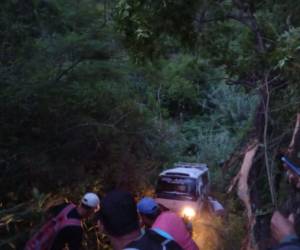 El rapidito cayó en una zona de difícil acceso y eso dificultó el rescate de los lesionados.