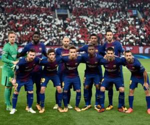 Los jugadores del FC Barcelona posando previo al duelo ante el Olympiakos. (Foto: AFP)