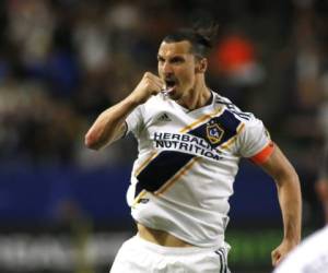 Zlatan Ibrahimovic 9 de Los Angeles Galaxy celebra un gol durante la segunda mitad contra Portland Timbers en Dignity Health Sports Park el 31 de marzo de 2019 en Carson, California. Katharine Lotze / Getty Images / AFP.