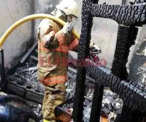 Este es el segundo incendio que se reporta este miércoles, el primero se registró en horas de la mañana en el sector de La Laguna, donde un apartamento quedó hecho cenizas.