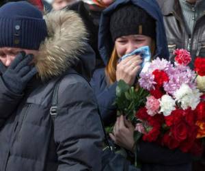 Los primeros funerales por las víctimas se celebraron el miércoles por la mañana en Kemerovo, una ciudad de medio millón de habitantes que está paralizada por el dolor.