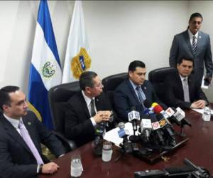 En esta investigación, el Fiscal General dijo que han pedido la colaboración de la Superintendencia Financiera y al Ministerio de Hacienda, foto elsalvador.com