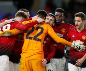 El United dejó el partido prácticamente sentenciado justo antes del descanso con las anotaciones de Ander Herrera y Paul Pogba. Foto / AFP