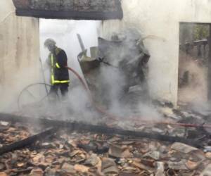 Por lo momentos, se desconocen las razones que iniciaron el fuego. (Foto: Bomberos de Honduras)