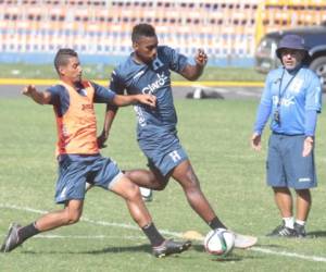 Bryan Róchez podría ser una variante a observar mañana por parte del técnico Jorge Luis Pinto.