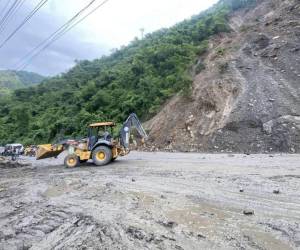 El alcalde sampedrano Roberto Contreras y el titular de la SIT, Octavio Pineda, discutieron en X/Twitter por el crédito de las reparaciones en la vía que conecta San Pedro Sula con occidente.