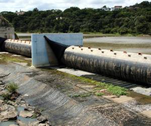 Desde hace unos días que se usó este método en la represa Los Laureles para captar más agua y tener un mejor servicio en la ciudad.