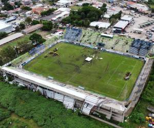 Este 2 diciembre se iniciaron los trabajos de instalación de nueva grama híbrida en el Estadio Juan Ramón Brevé Vargas de Juticalpa, el cuarto recinto deportivo de Honduras que tendrá este tipo de grama. Aquí te damos detalles de cuánto costará y qué otras obras se harán.