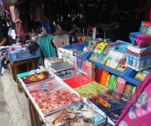 Los cuadernos, colores, marcadores, lápices, tijeras y borradores son los productos que solían venderse más en esta temporada y que ahora su venta ha mermado en un 50%, aseguran comerciantes. Foto: Alex Pérez/El Heraldo