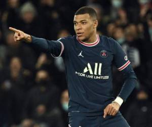 Mbappé también señaló que no es ningún problema que el vestuario del PSG esté plagado de estrellas tras los fichajes hechos este verano. Foto: AFP