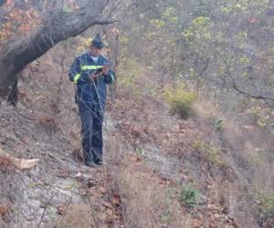 Elementos de la Policía Nacional fueron alertados sobre el hallazgo por lo que se trasladaron a la zona.