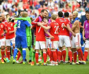 La estrella de los Dragones Rojos Gareth Bale abrió el marcador. Foto: AFP