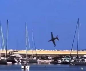 Video del accidente aéreo en Francia: Avión se estrelló en el mar y murió el piloto